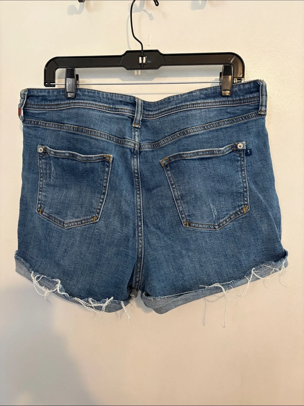 Pilcro Distressed Button Fly Denim Shorts 31 - Picture 6 of 7